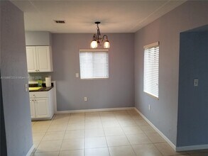 949 NW 10th St in Homestead, FL - Building Photo - Building Photo