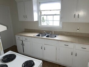 540 Wakefield Dr in Charlotte, NC - Building Photo - Building Photo