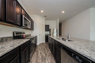 1009 Hidden Dr in Lakeland, FL - Building Photo - Building Photo