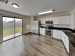 11343 E Quintana Ave in Mesa, AZ - Foto de edificio - Building Photo