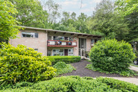 Heritage Woods I Condominium in Annandale, VA - Foto de edificio - Building Photo