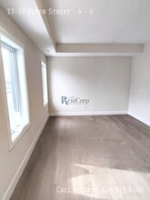 19-19 Peter St in Kitchener, ON - Building Photo - Building Photo