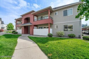 322 N Promenade Loop in Post Falls, ID - Building Photo