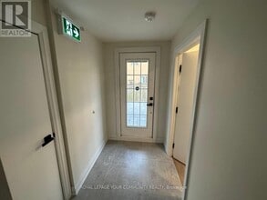 397 Marble Pl in Newmarket, ON - Building Photo - Building Photo