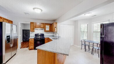 4808 Brasac Dr in Stone Mountain, GA - Building Photo - Building Photo