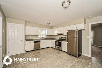 8623 Wooded Glen Rd in Louisville, KY - Foto de edificio - Building Photo