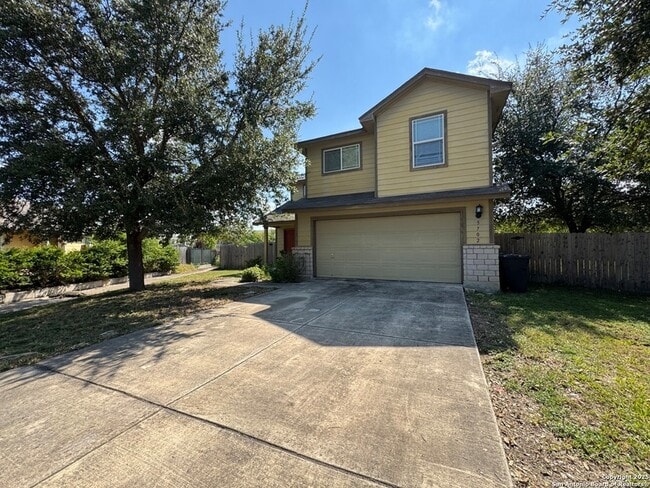 5702 Canterbury Run in San Antonio, TX - Foto de edificio - Building Photo