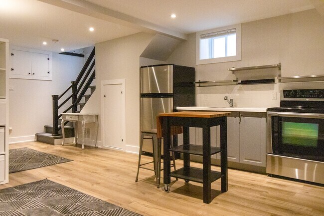 48 Albani St in Toronto, ON - Building Photo - Building Photo