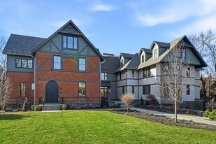 34 Clinton Ave in Dobbs Ferry, NY - Building Photo