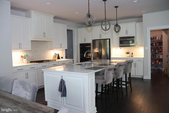 26722 Marbury Estates Dr in Chantilly, VA - Building Photo - Building Photo