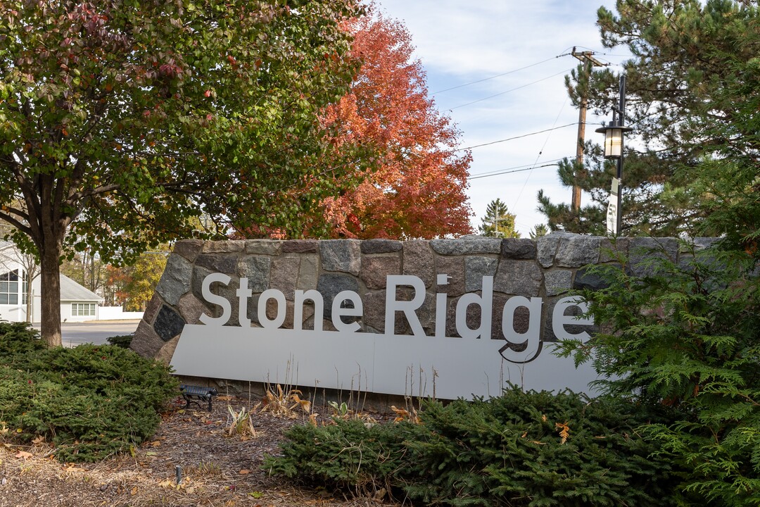 Stone Ridge Apartments in Wixom, MI - Building Photo