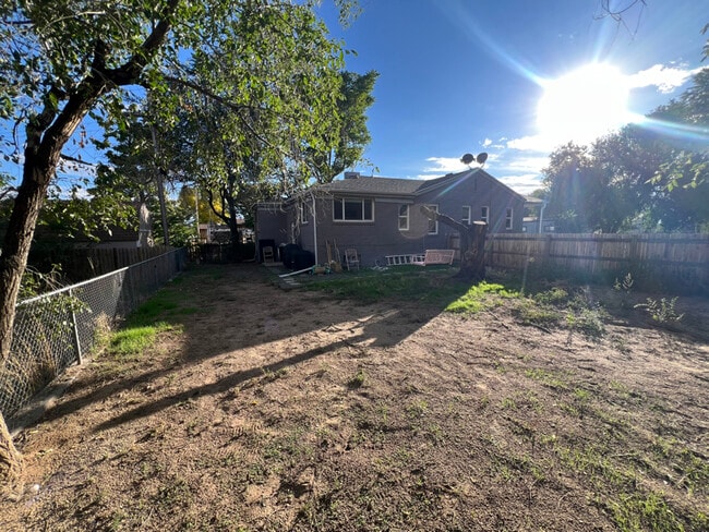 6730 Oneida St in Commerce City, CO - Building Photo - Building Photo