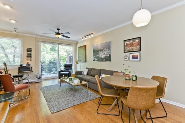 property at 1827 W Oakdale Ave