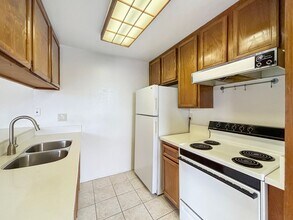 6188 Agee St in San Diego, CA - Foto de edificio - Building Photo
