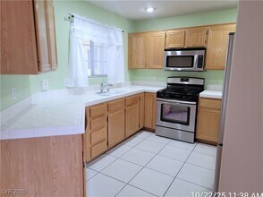 1987 Cutlass Dr in Henderson, NV - Building Photo - Building Photo