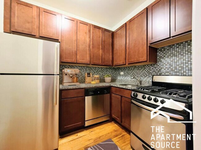 4851 N Damen Ave, Unit BN in Chicago, IL - Foto de edificio - Building Photo