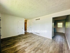 4344 Parallel Pkwy in Kansas City, KS - Building Photo - Building Photo