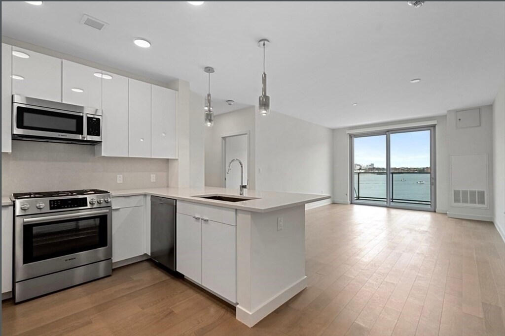 46 Lewis St, Unit #312A in Boston, MA - Building Photo