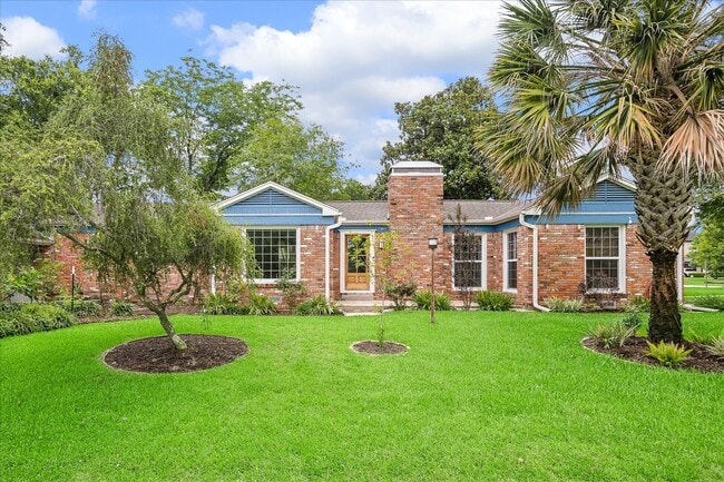 property at 701 W 32nd St