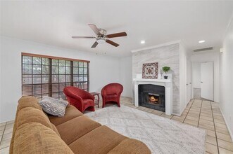 2123 Mistletoe Ave in Fort Worth, TX - Building Photo - Building Photo