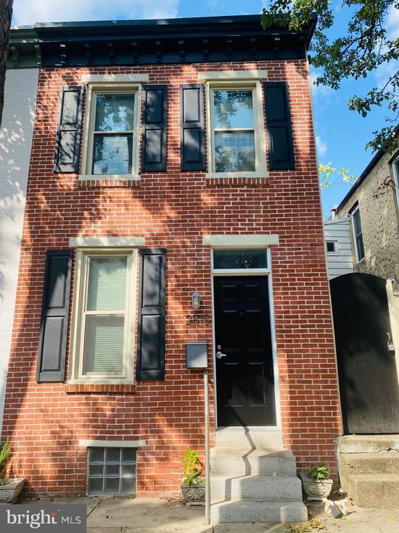 property at 2515 Waverly St