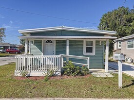 1800 N 12th St in Haines City, FL - Building Photo