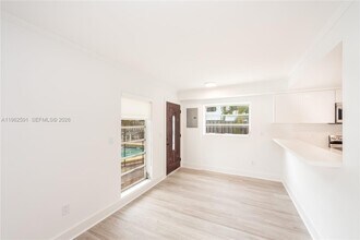 230 Sunrise Dr in Key Biscayne, FL - Building Photo - Building Photo