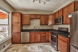 915 Heths Ave in Pittsburgh, PA - Building Photo