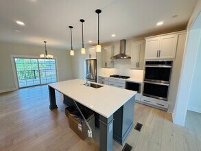 3026 Greeneview Ln in Seven Fields, PA - Foto de edificio - Building Photo