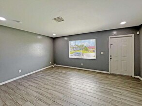 123 Gordon Ave S in Lehigh Acres, FL - Building Photo - Building Photo