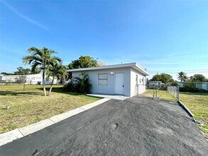2750 NW 4th Ct in Pompano Beach, FL - Building Photo - Building Photo