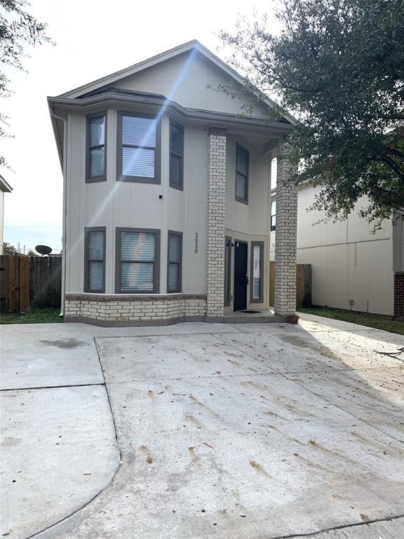 property at 3020 La Estancia Ln