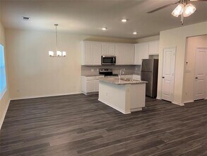 716 E 5th St in Bonham, TX - Building Photo - Building Photo