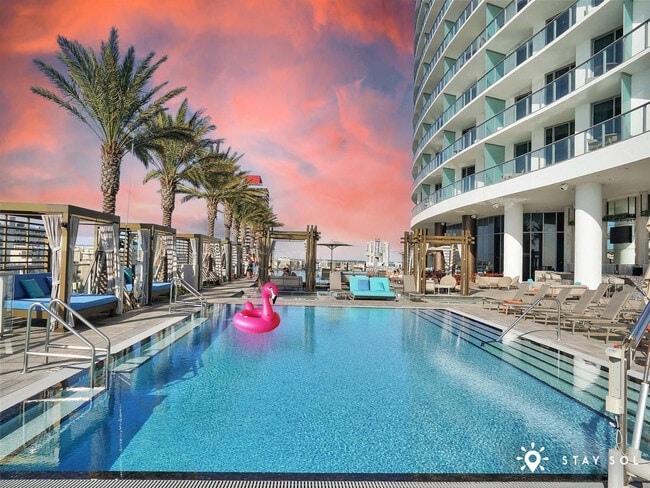 4111 S Ocean Dr in Hollywood, FL - Foto de edificio - Building Photo