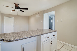 2819 Berry St in Houston, TX - Foto de edificio - Building Photo