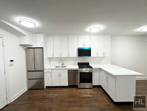 EAST 72 STREET in New York, NY - Building Photo - Building Photo