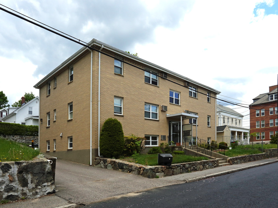 18 Liberty St in Waltham, MA - Foto de edificio