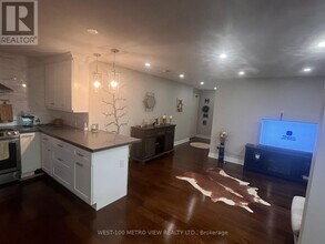 1415 Ghent Ave in Burlington, ON - Building Photo - Building Photo