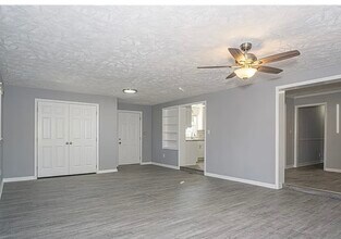5105 Palmetto Ln in Fayetteville, NC - Building Photo - Building Photo