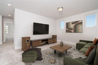 7213 Harmony Shoals Bnd in Austin, TX - Foto de edificio - Building Photo