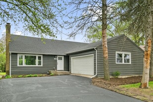 4737 Belmont Rd in Downers Grove, IL - Building Photo