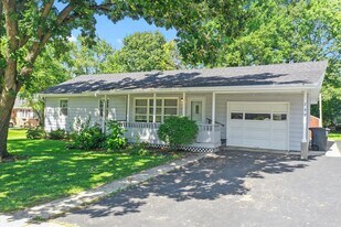 249 W Nebraska St in Frankfort, IL - Building Photo