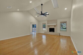 1260 Flaming Oak Dr in New Braunfels, TX - Building Photo - Building Photo