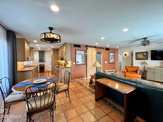 37801 N Cave Creek Rd in Cave Creek, AZ - Building Photo - Building Photo
