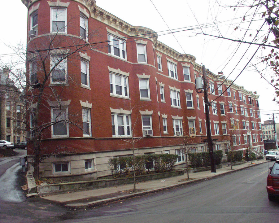 208 Winthrop Rd in Brookline, MA - Foto de edificio