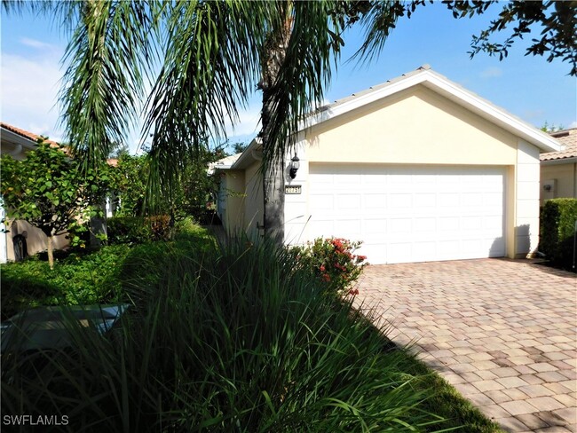 28751 Xenon Way in Bonita Springs, FL - Foto de edificio - Building Photo