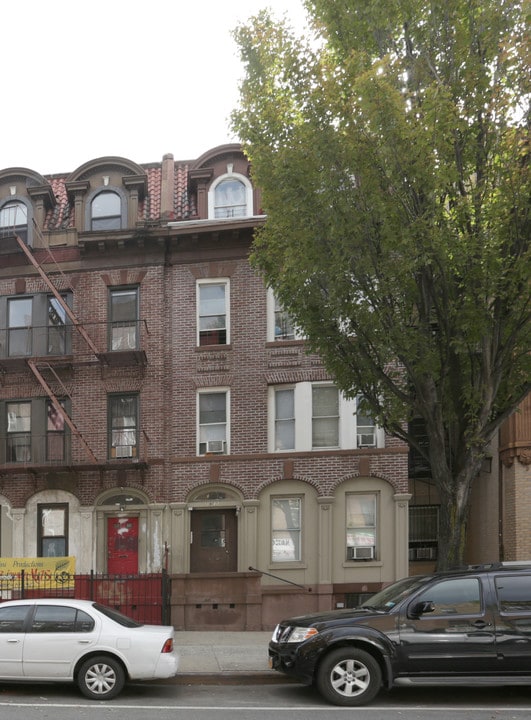 1985 Bedford Ave in Brooklyn, NY - Building Photo