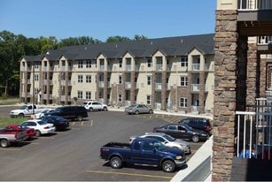 Pond View Heights Apartments in Mankato, MN - Building Photo
