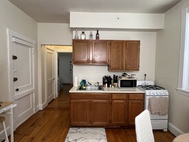 214 Harvard Ave, Unit 4 Apartamentos