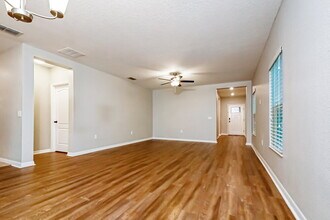 10641 Laguna Plains Dr in Riverview, FL - Building Photo - Building Photo